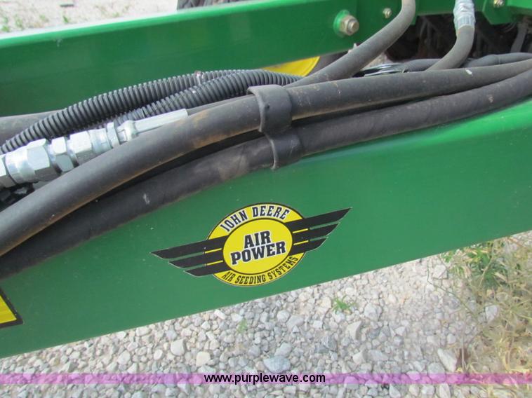 image for item B7264 2008 John Deere 1890 drill with 2008 John Deere 1910 Air Cart