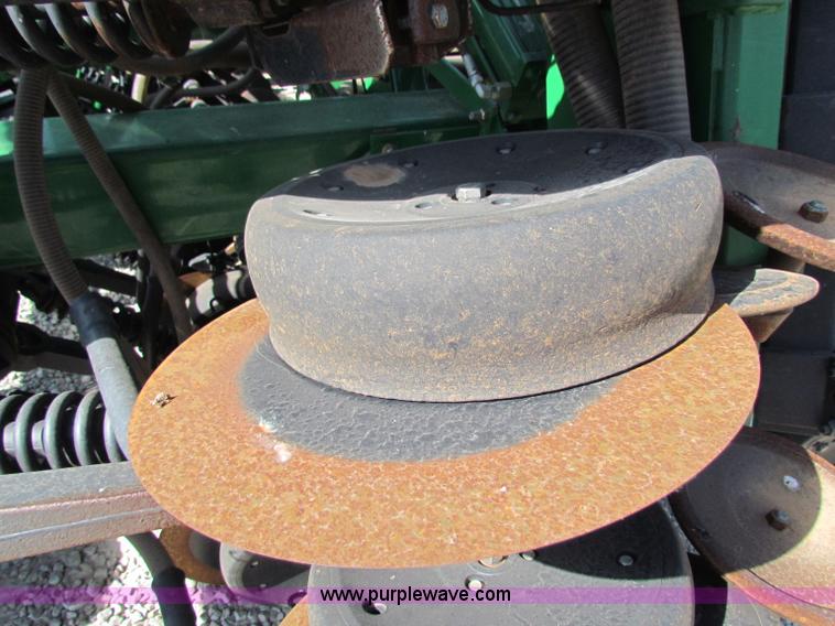 image for item B7264 2008 John Deere 1890 drill with 2008 John Deere 1910 Air Cart