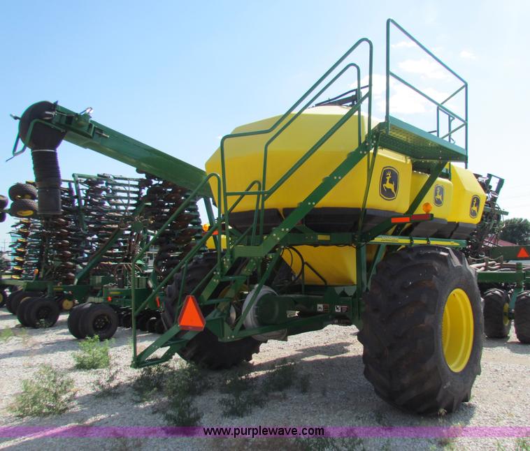 image for item B7264 2008 John Deere 1890 drill with 2008 John Deere 1910 Air Cart