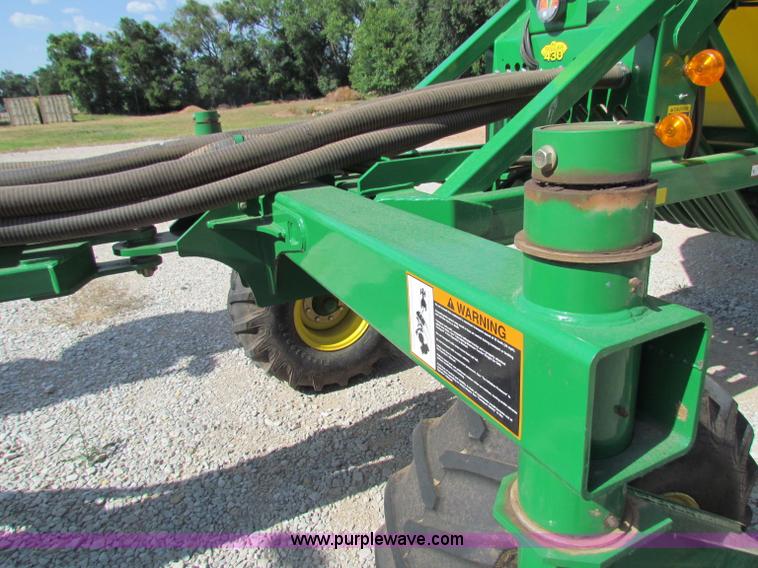 image for item B7264 2008 John Deere 1890 drill with 2008 John Deere 1910 Air Cart