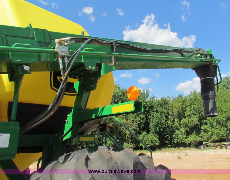 image for item B7264 2008 John Deere 1890 drill with 2008 John Deere 1910 Air Cart