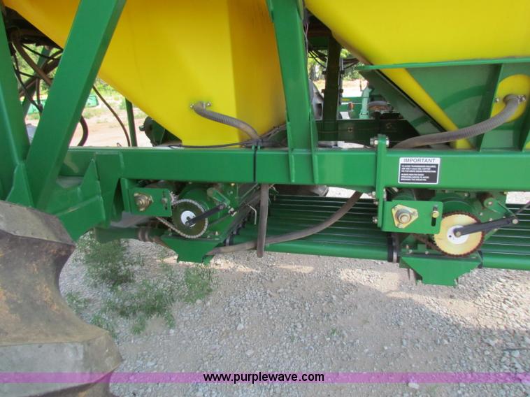 image for item B7264 2008 John Deere 1890 drill with 2008 John Deere 1910 Air Cart