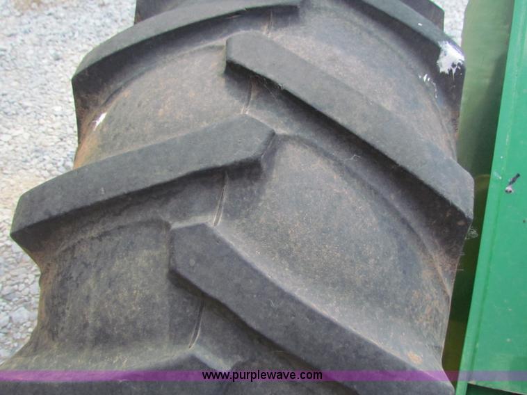 image for item B7264 2008 John Deere 1890 drill with 2008 John Deere 1910 Air Cart