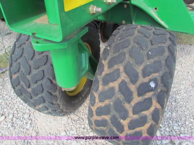 image for item B7264 2008 John Deere 1890 drill with 2008 John Deere 1910 Air Cart