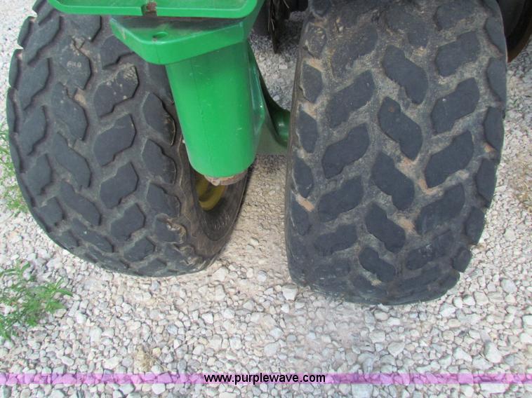 image for item B7264 2008 John Deere 1890 drill with 2008 John Deere 1910 Air Cart