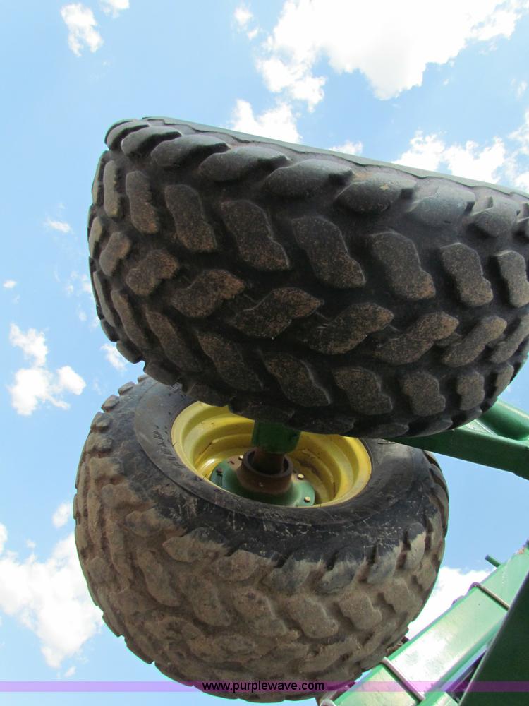 image for item B7264 2008 John Deere 1890 drill with 2008 John Deere 1910 Air Cart