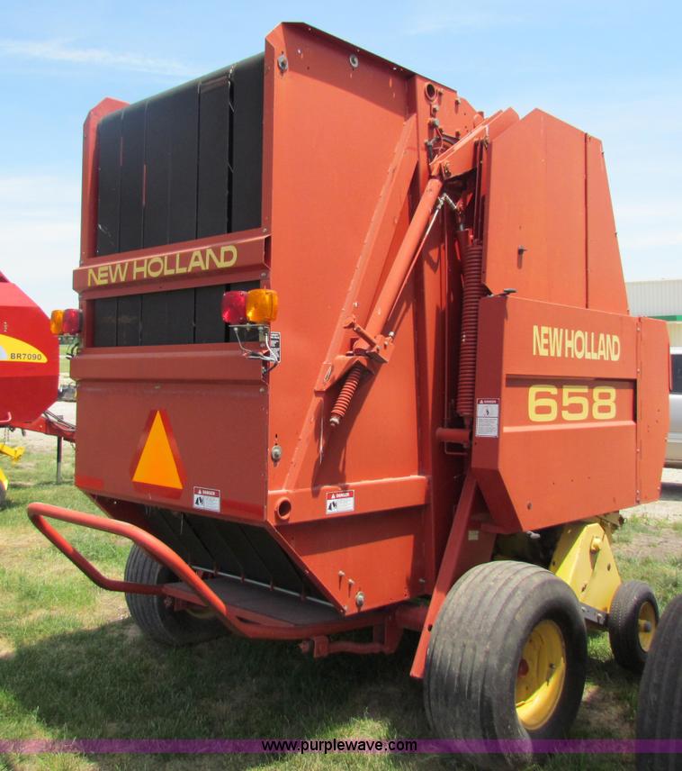 image for item B7265 2000 New Holland 658 round baler
