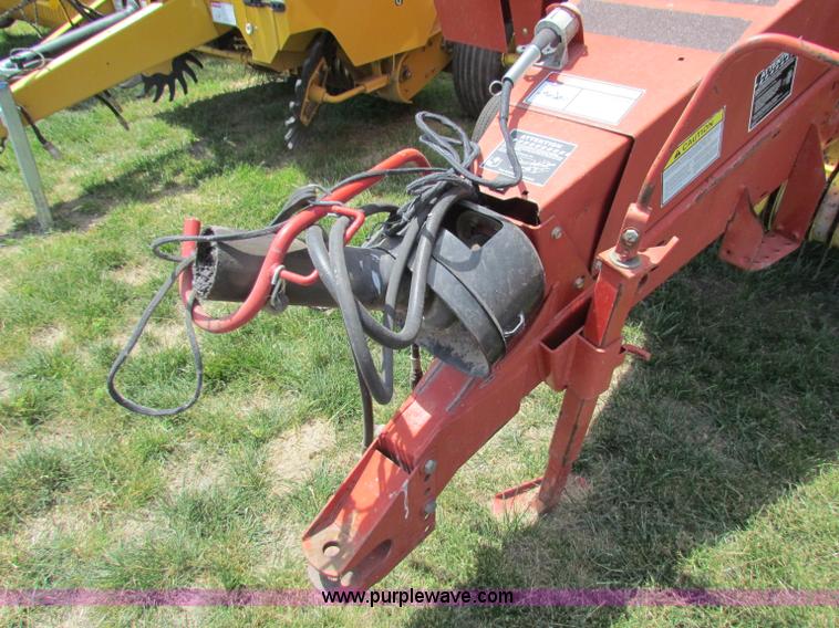 image for item B7265 2000 New Holland 658 round baler