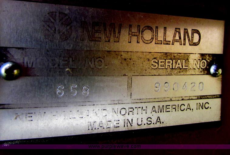 image for item B7265 2000 New Holland 658 round baler