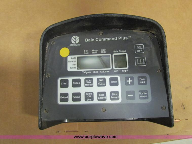 image for item B7265 2000 New Holland 658 round baler