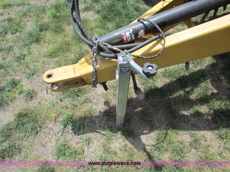 image for item B7266 2001 Vermeer 604XL round baler