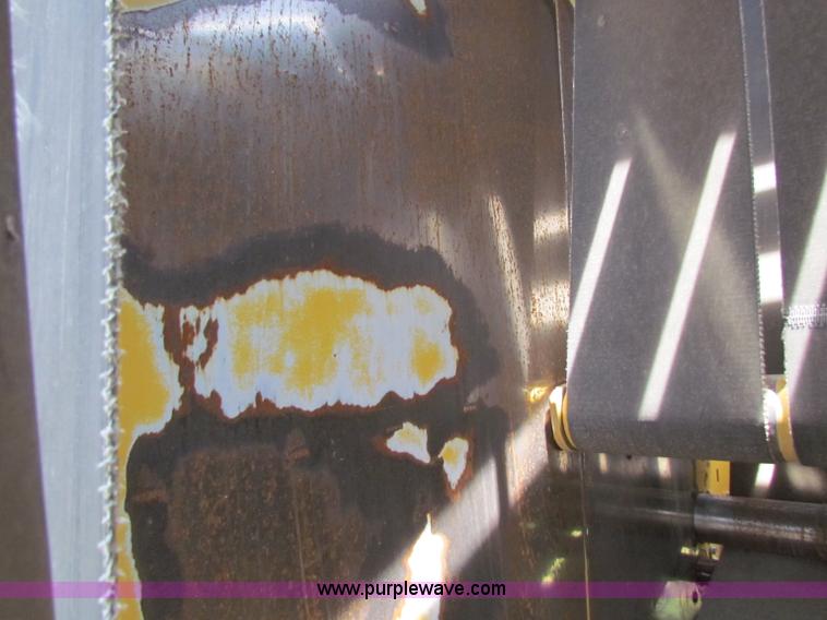 image for item B7266 2001 Vermeer 604XL round baler