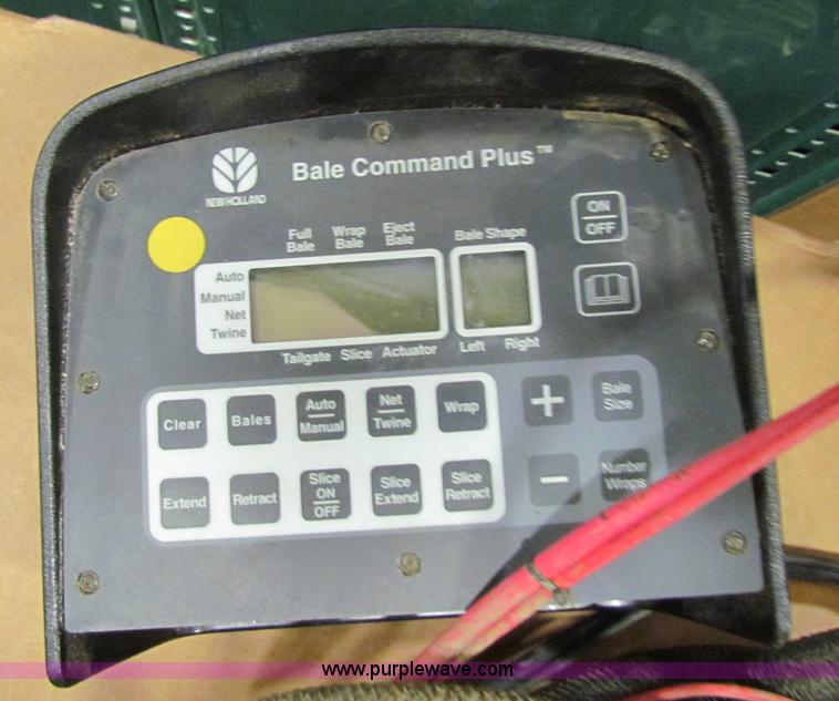 image for item B7266 2001 Vermeer 604XL round baler