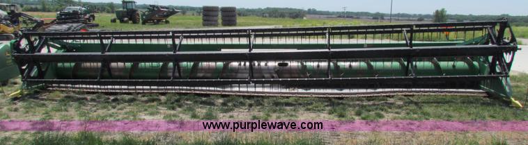 image for item B7268 2004 John Deere 630F header