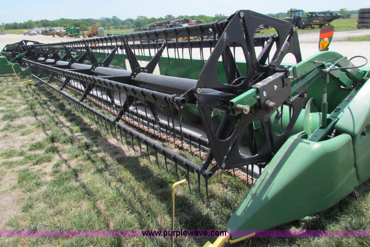 image for item B7268 2004 John Deere 630F header