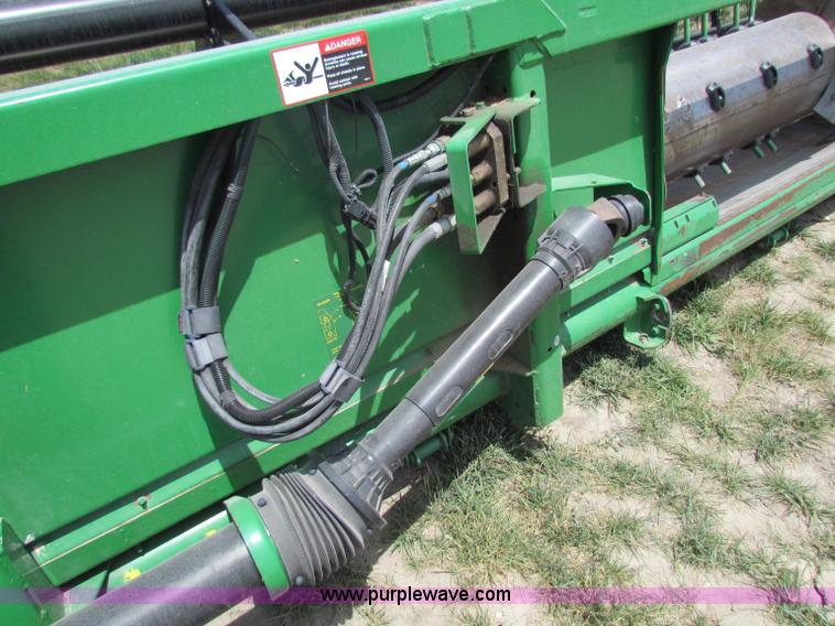 image for item B7268 2004 John Deere 630F header
