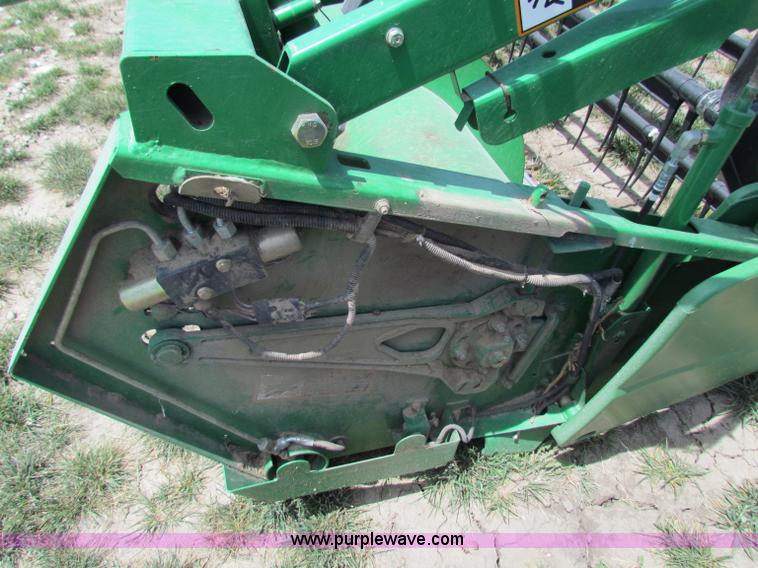 image for item B7268 2004 John Deere 630F header