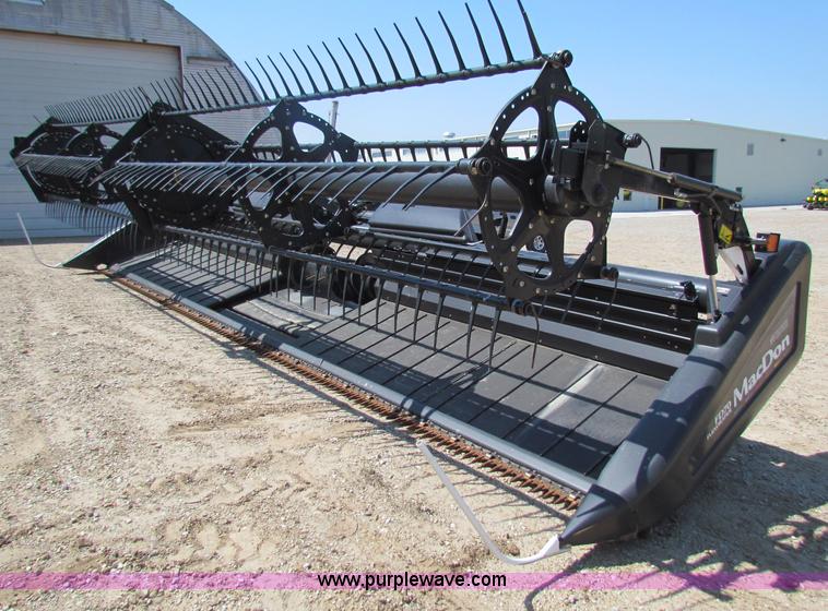 image for item B7270 2009 Mac Don FD70 FlexDraper 30' header