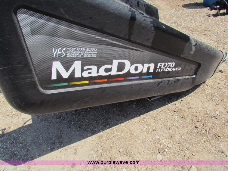 image for item B7270 2009 Mac Don FD70 FlexDraper 30' header