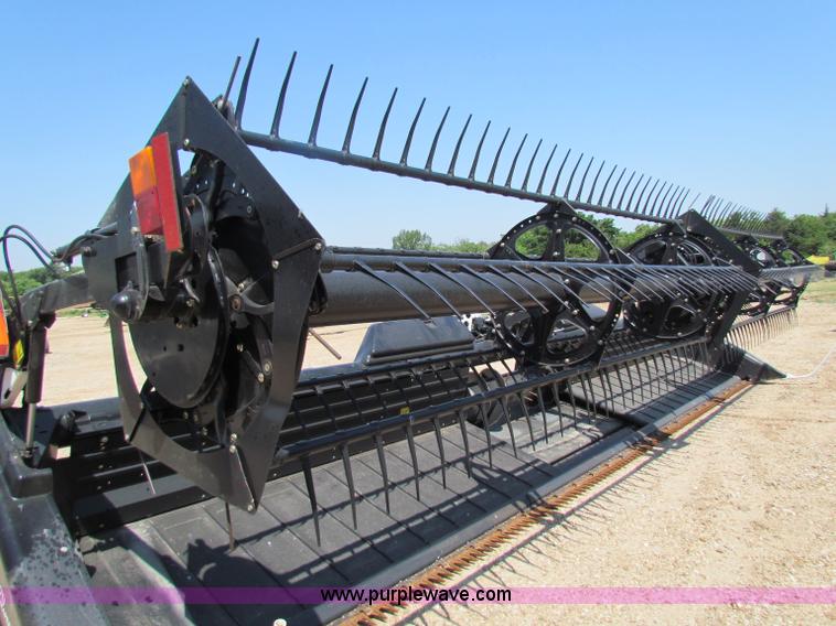 image for item B7270 2009 Mac Don FD70 FlexDraper 30' header