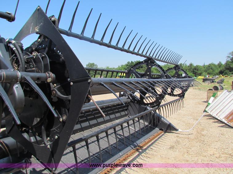 image for item B7270 2009 Mac Don FD70 FlexDraper 30' header