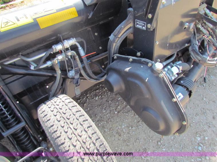 image for item B7270 2009 Mac Don FD70 FlexDraper 30' header