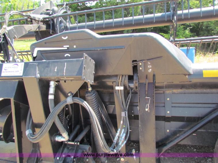 image for item B7270 2009 Mac Don FD70 FlexDraper 30' header