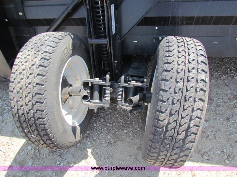 image for item B7270 2009 Mac Don FD70 FlexDraper 30' header