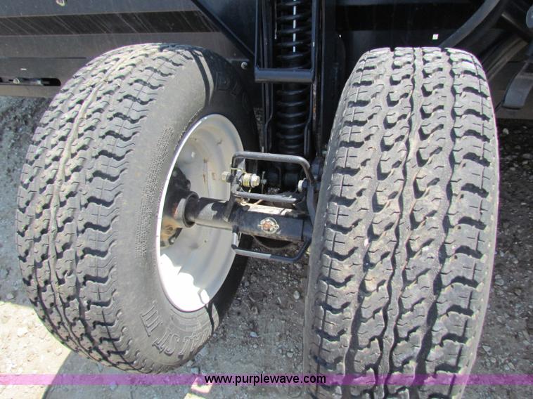 image for item B7270 2009 Mac Don FD70 FlexDraper 30' header