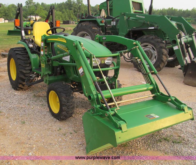 image for item D3219 2007 John Deere 2520 MFWD tractor