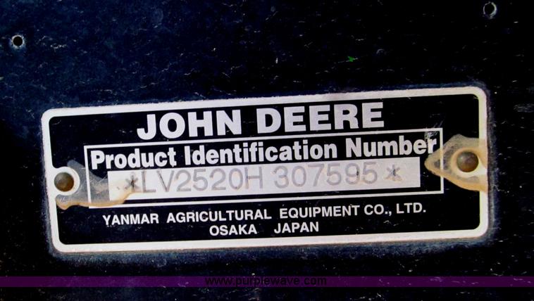 image for item D3219 2007 John Deere 2520 MFWD tractor