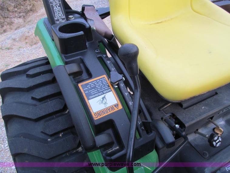 image for item D3219 2007 John Deere 2520 MFWD tractor