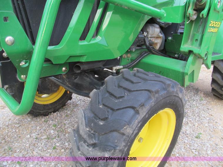 image for item D3219 2007 John Deere 2520 MFWD tractor