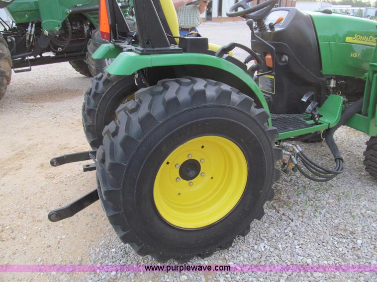 image for item D3219 2007 John Deere 2520 MFWD tractor