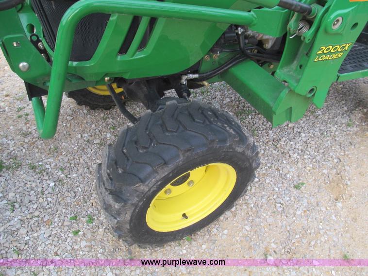 image for item D3219 2007 John Deere 2520 MFWD tractor