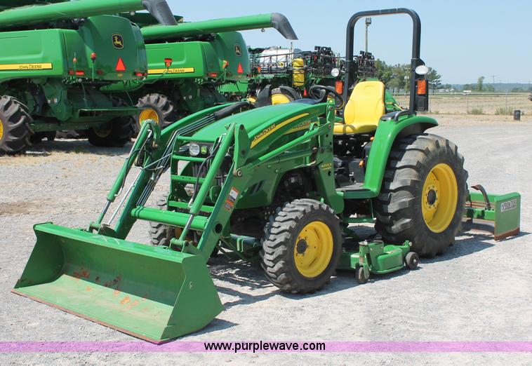 image for item D3220 2009 John Deere 4520 MFWD tractor