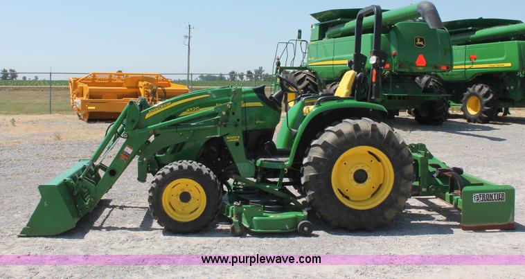 image for item D3220 2009 John Deere 4520 MFWD tractor