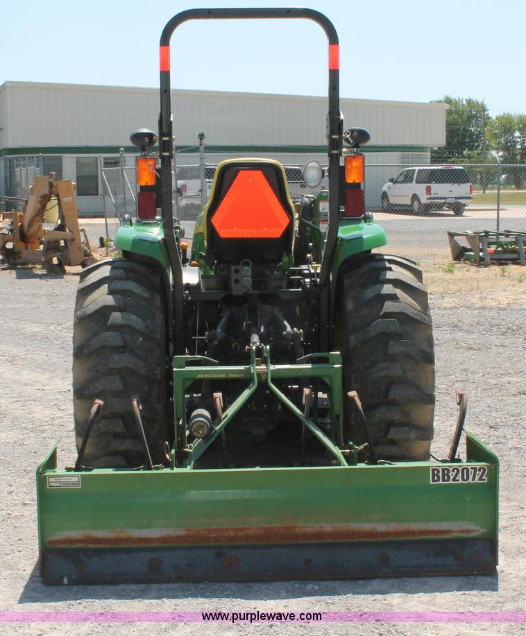 image for item D3220 2009 John Deere 4520 MFWD tractor