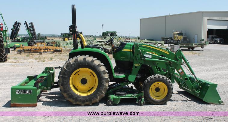 image for item D3220 2009 John Deere 4520 MFWD tractor