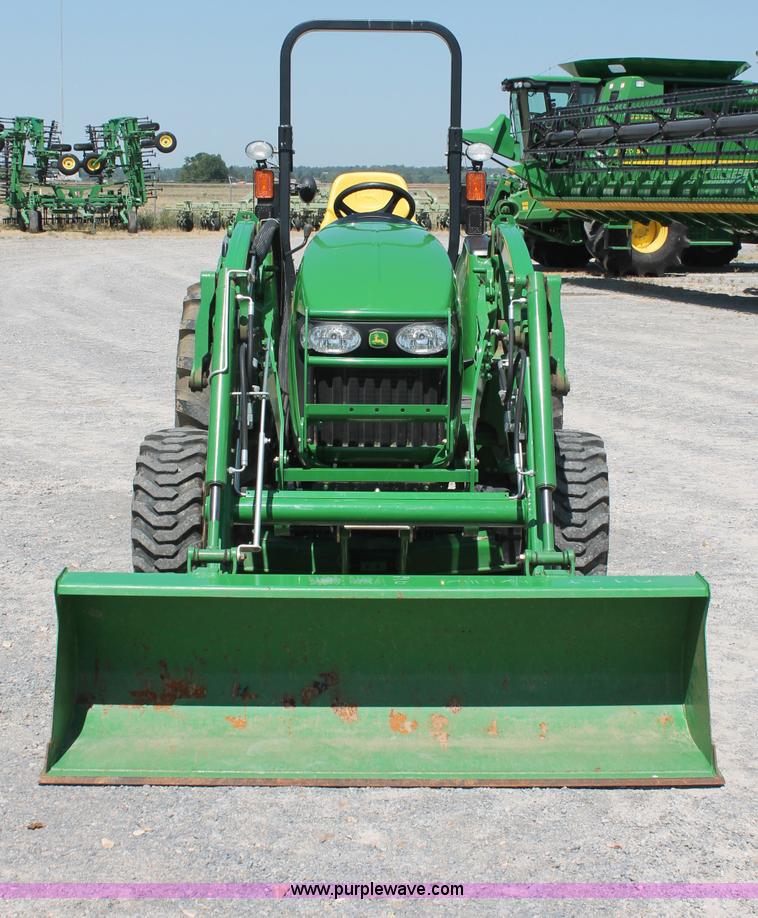 image for item D3220 2009 John Deere 4520 MFWD tractor