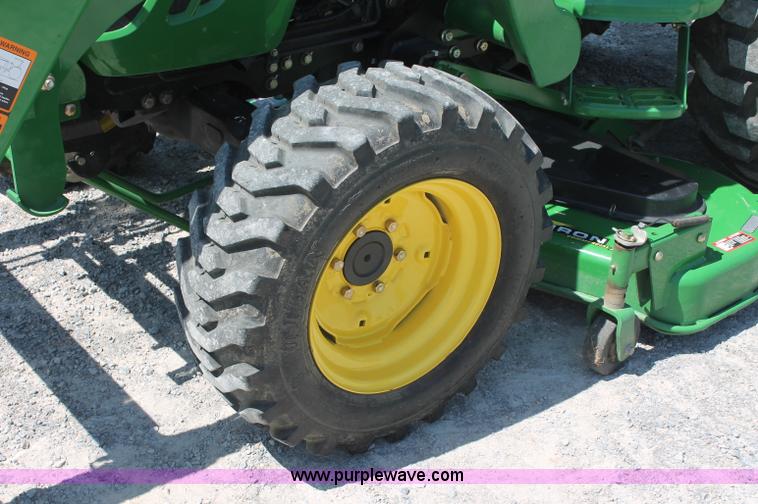 image for item D3220 2009 John Deere 4520 MFWD tractor