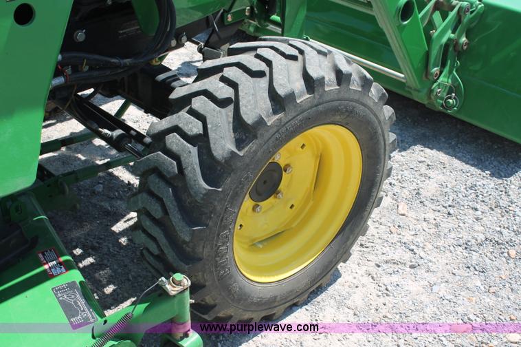 image for item D3220 2009 John Deere 4520 MFWD tractor