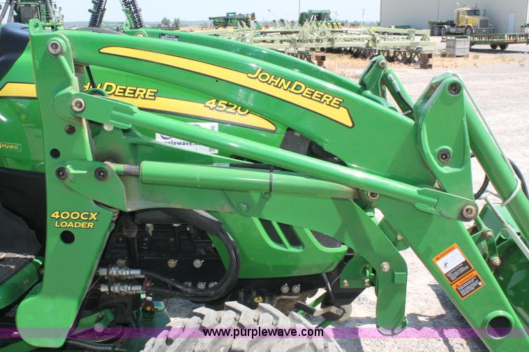 image for item D3220 2009 John Deere 4520 MFWD tractor