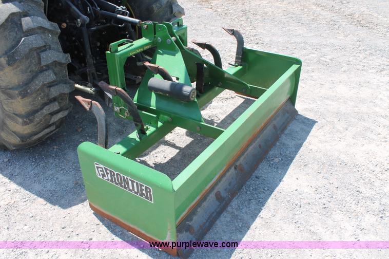 image for item D3220 2009 John Deere 4520 MFWD tractor