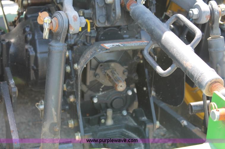 image for item D3220 2009 John Deere 4520 MFWD tractor