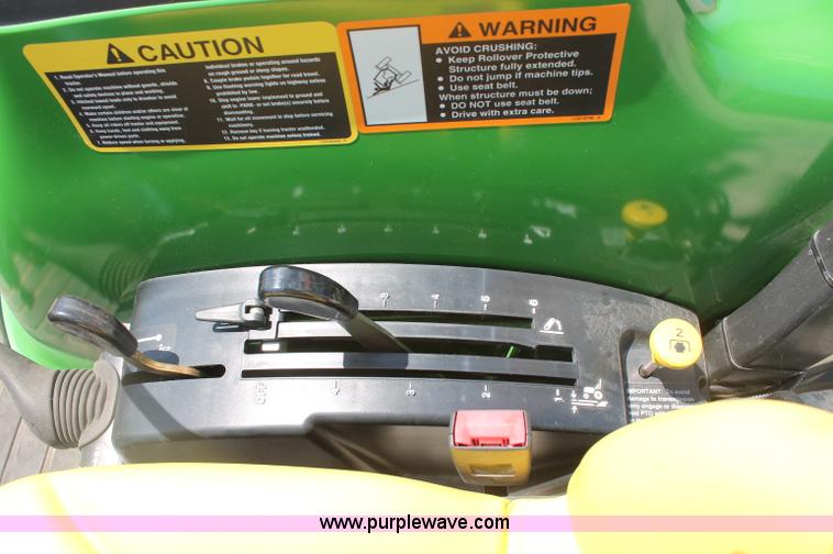 image for item D3220 2009 John Deere 4520 MFWD tractor