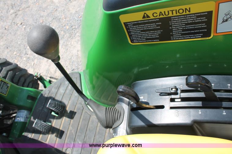 image for item D3220 2009 John Deere 4520 MFWD tractor