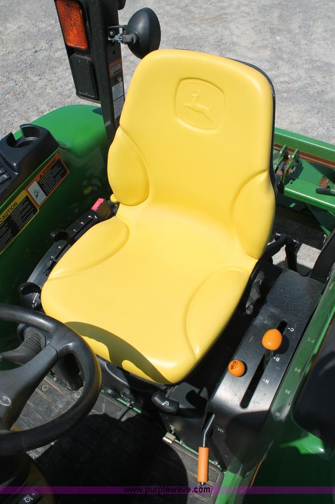 image for item D3220 2009 John Deere 4520 MFWD tractor