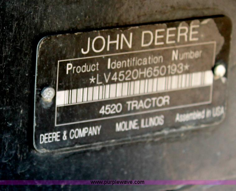 image for item D3220 2009 John Deere 4520 MFWD tractor