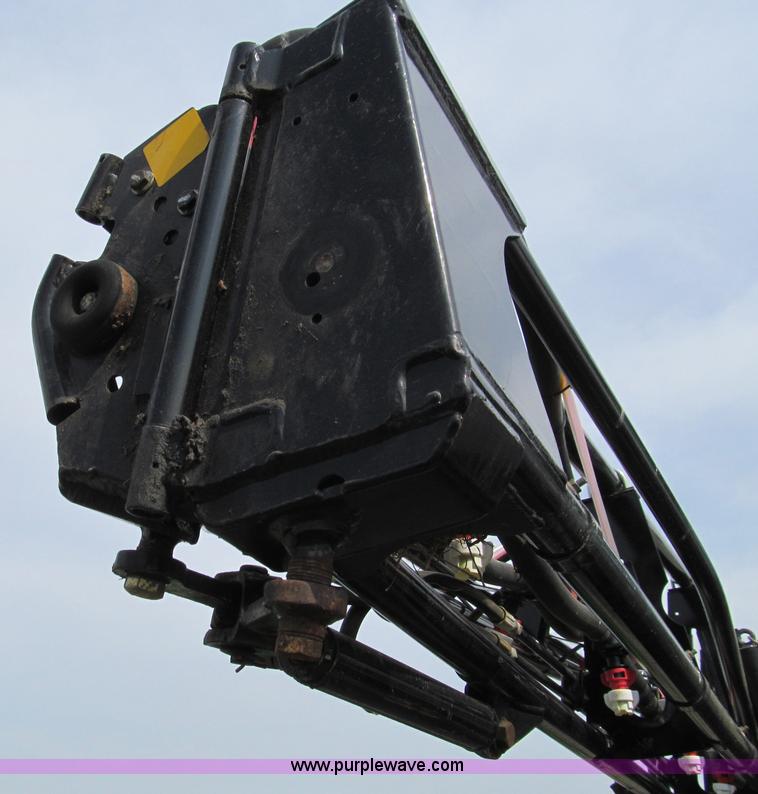 image for item D3223 2007 AGCO SpraCoupe 4655 sprayer